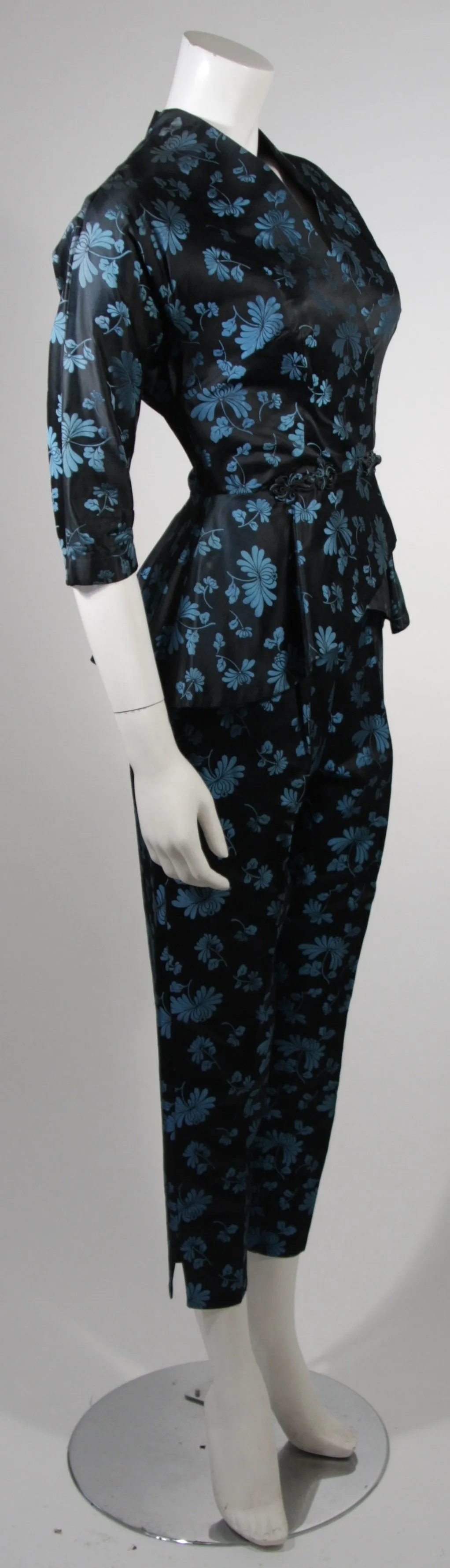 DYNASTY Asian Inspired Black and Blue Floral Pant Suit Sz 0-2