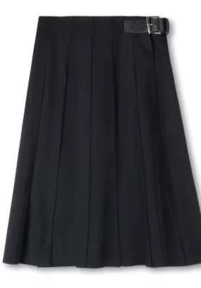 EPIK PLEATED SKIRT W LARGE BUCKLE BLACK