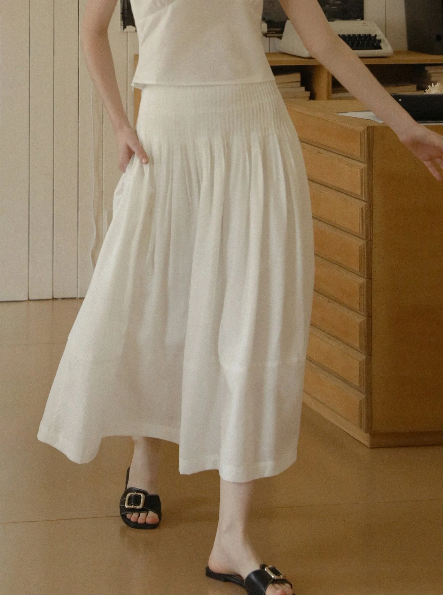 Linen Lyocell Pleated Skirt